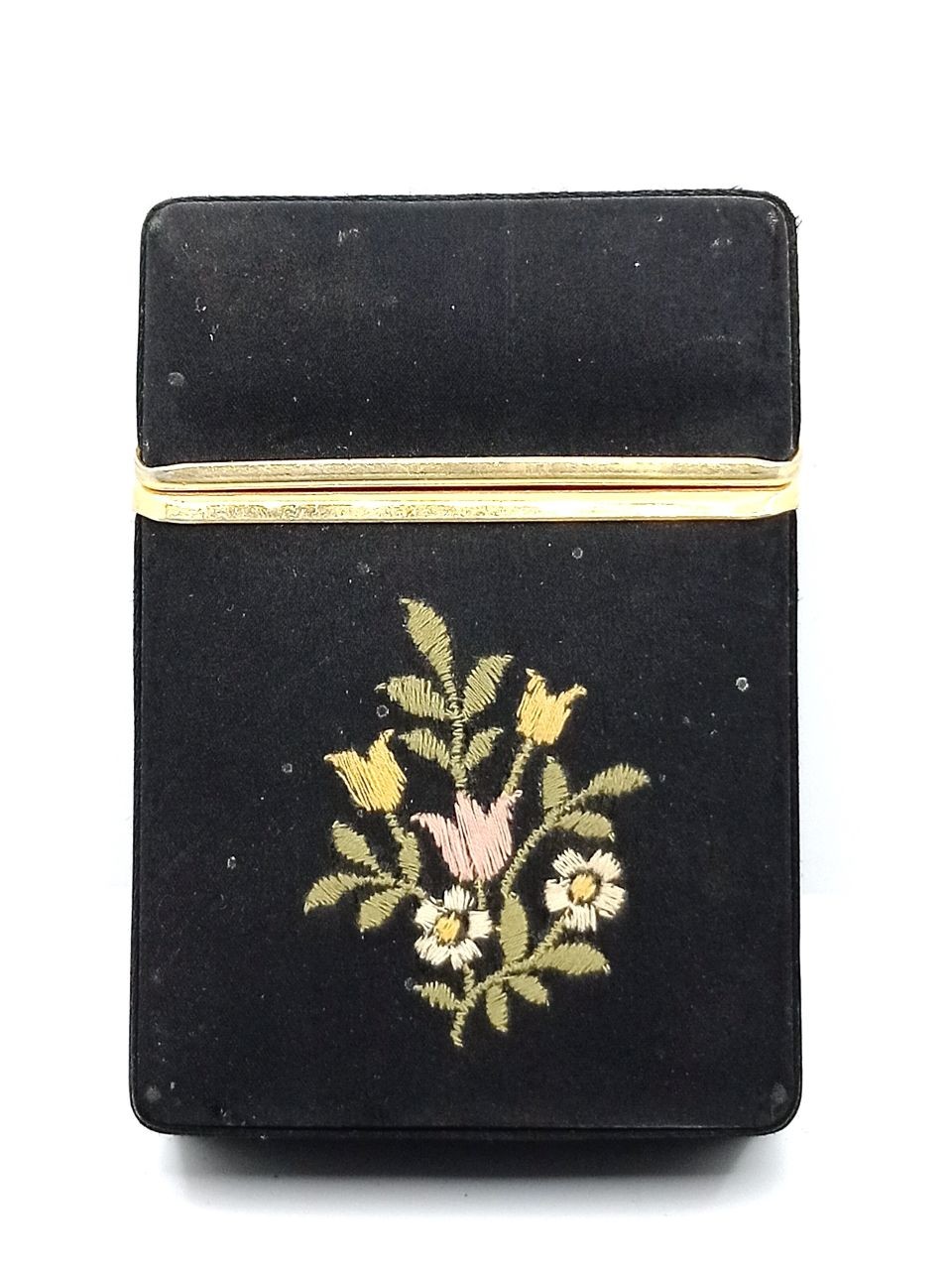 Women's cigarette case