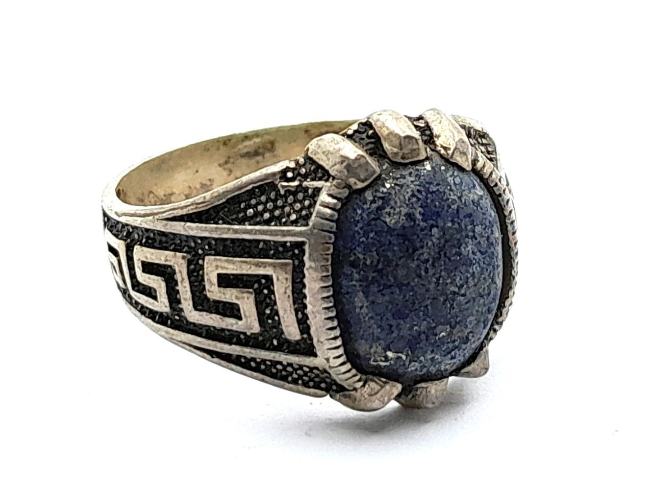 Silver ring with lapis lazuli stone