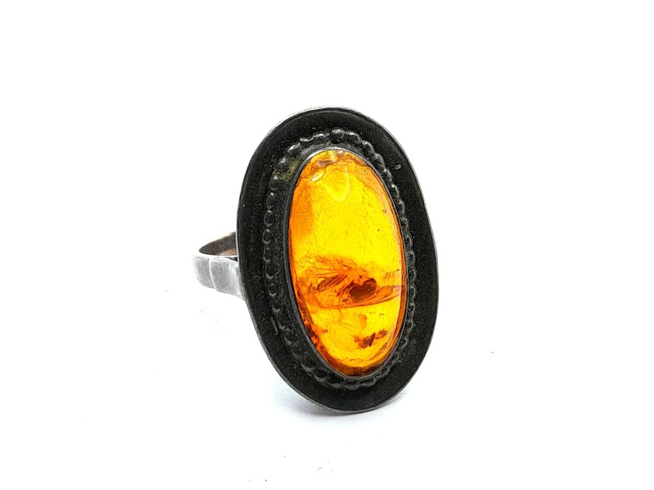 Ring with  amber stone