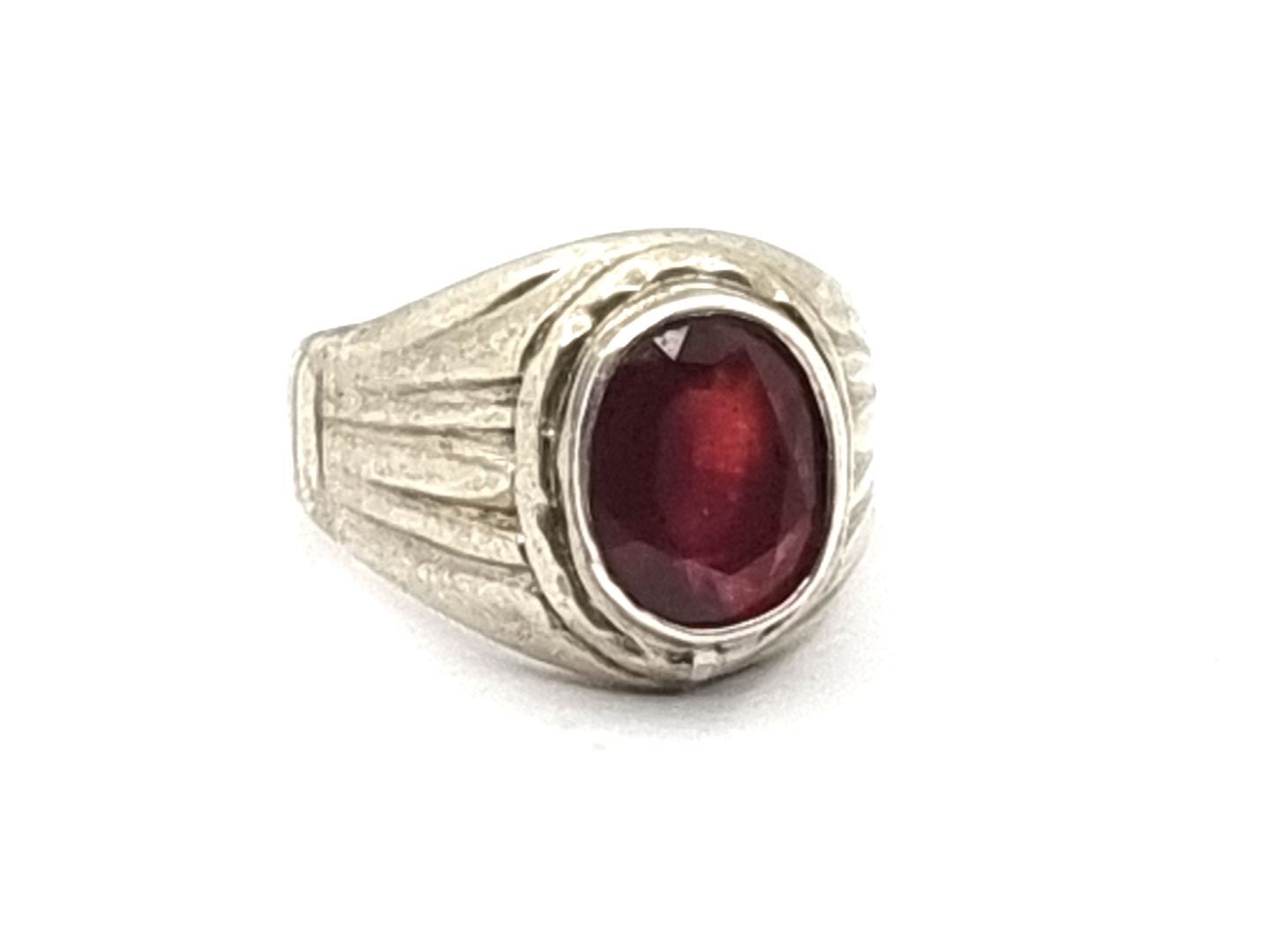 Silver ring with ruby ​​stone